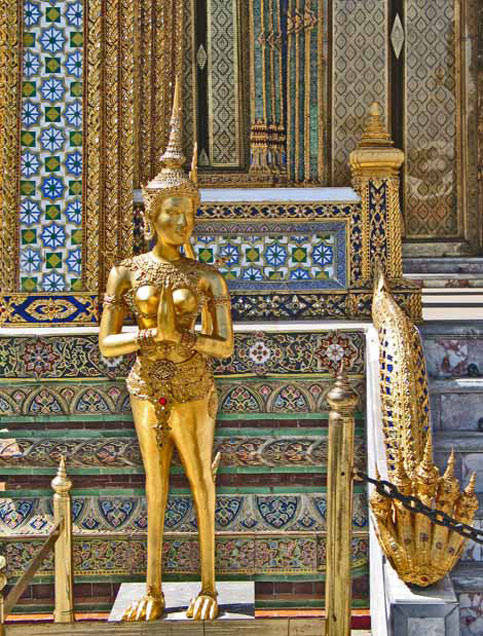 nancy and nate berger travel disabled to palace in bangkok